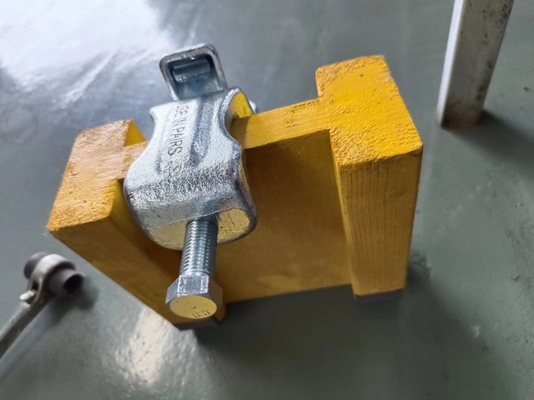 Superficie di rivestimento con cinturino girevole, accoppiatore di cintura girevole e doppia pinza in acciaio