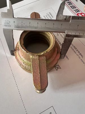 Accessori di coffratura Noce di ghisa galvanizzata per base a jack regolabile