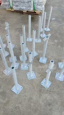 Martinetto a vite regolabile cavo per impalcature e costruzioni in acciaio per impieghi gravosi