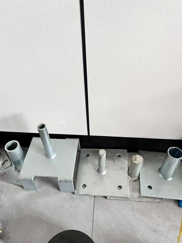 Piastra di base a vite regolabile in acciaio per ponteggio di tipo fisso per puntello di ponteggio