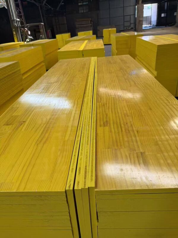 Pannelli per casseforme in compensato fenolico impermeabile spessi 21 mm 27 mm, pannello per cassaforma giallo a 3 strati