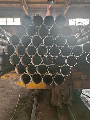 Tubo in acciaio senza saldatura 12m Tubo in acciaio al carbonio Laminato a caldo Tubo in ferro nero per uso strutturale