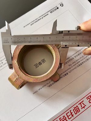 Accessori di coffratura Noce di ghisa galvanizzata per base a jack regolabile