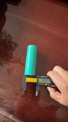 Protezione in plastica di colore verde con cappuccio lungo per barrette di 30 mm di diametro o barre rotonde